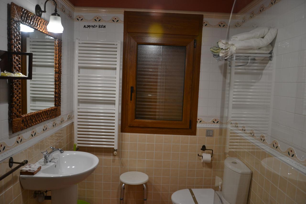 Apartamentos Rurales Natura Torrejón el Rubio Extérieur photo